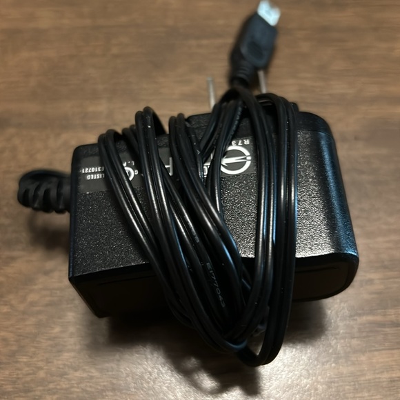 Jabra Bluetooth earbud with charger - Picture 5 of 6